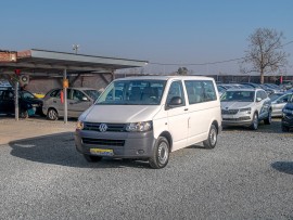 Volkswagen Transporter ČR 2.0TDI AC – až 9 sedadel