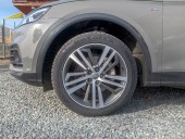 Audi Q5 11/17 ČR 2.0TDI SLINE – KARBON