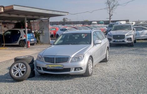 Mercedes-Benz Třídy C 200 135KW mat – NAVIGACE